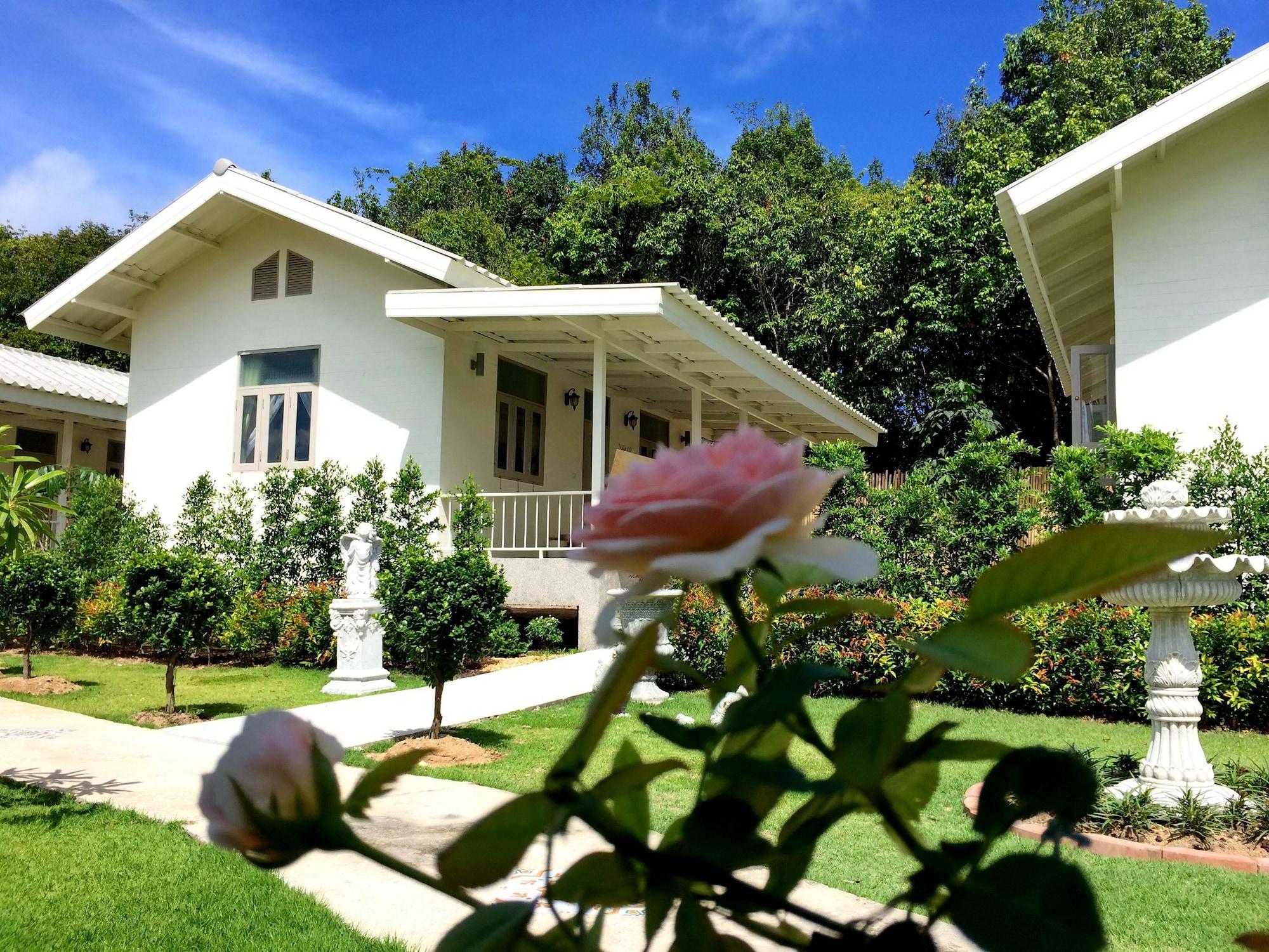 Perennial Resort Nai Yang Luaran gambar