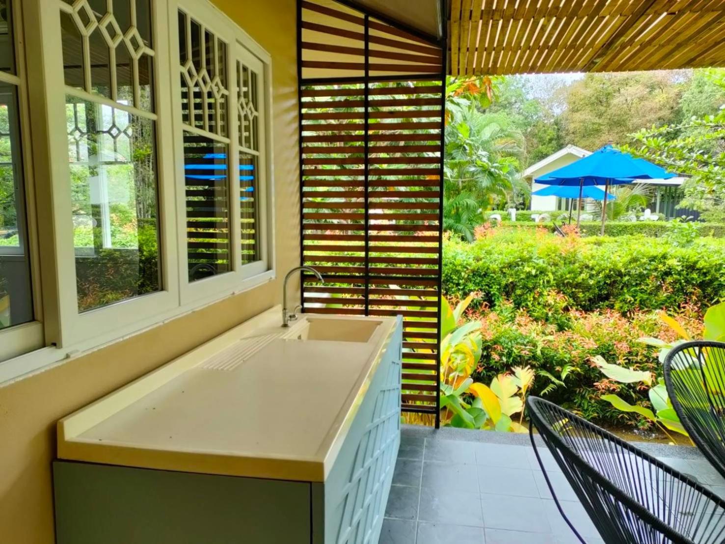 Perennial Resort Nai Yang Bilik gambar